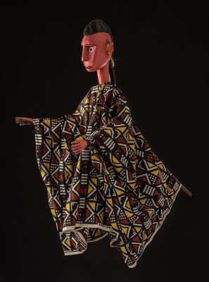Марионетка в виде девушки Npogotigi Г. Бамако_ Республика Мали 1950-е гг.