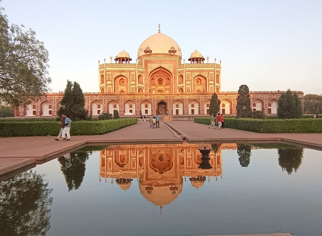 Восемь городов Дели